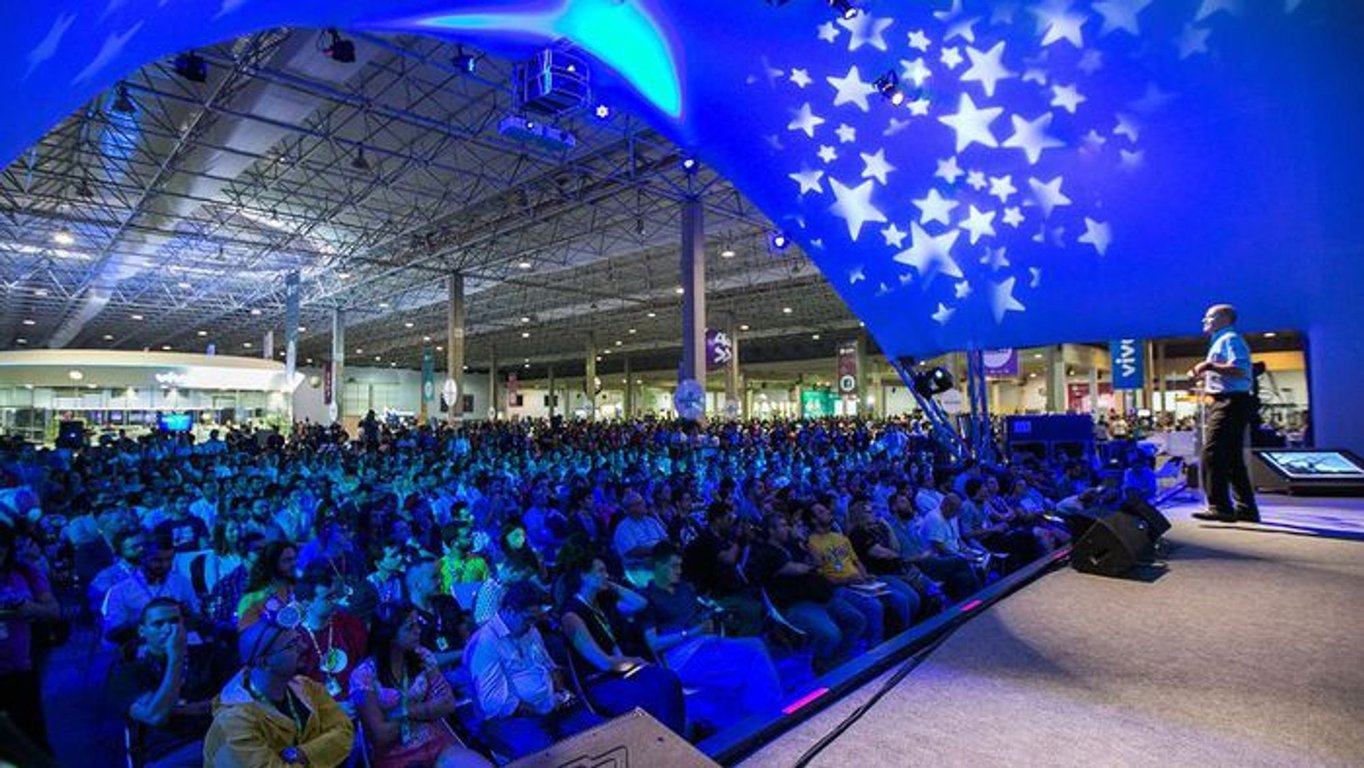 Imagem de destaque de Campus Party traz Steve Wozniak, drones, robótica e muitos games - Canaltech